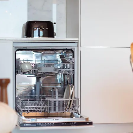 Edition 309 - Luxury Seafront 2br Daire