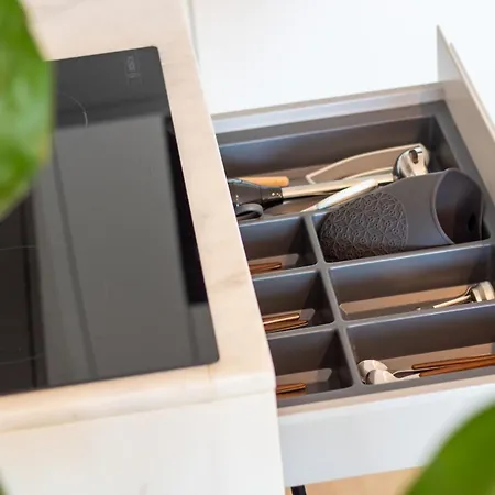 Edition 309 - Luxury Seafront 2br