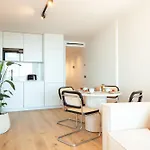 Edition 309 - Luxury Seafront 2br *