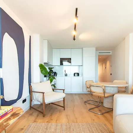 Edition 309 - Luxury Seafront 2br *