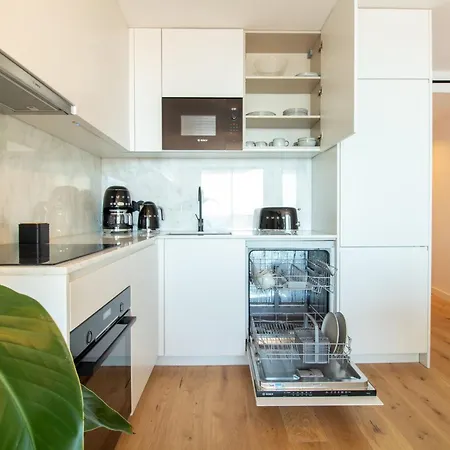 Edition 309 - Luxury Seafront 2br *