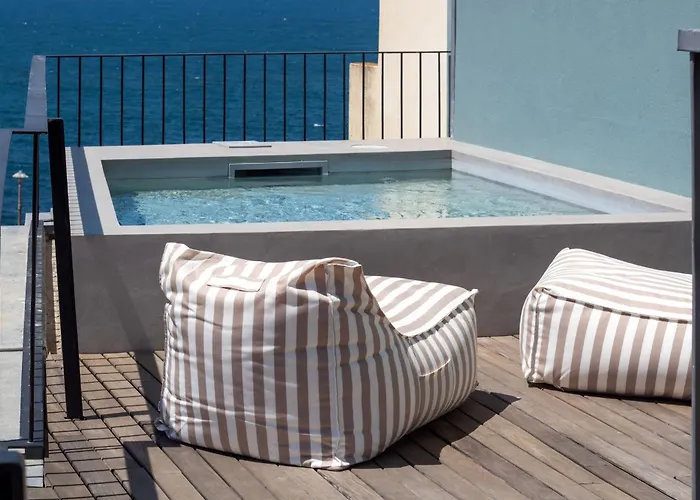 Edition 309 - Luxury Seafront 2br