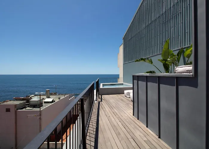 Edition 309 - Luxury Seafront 2br *