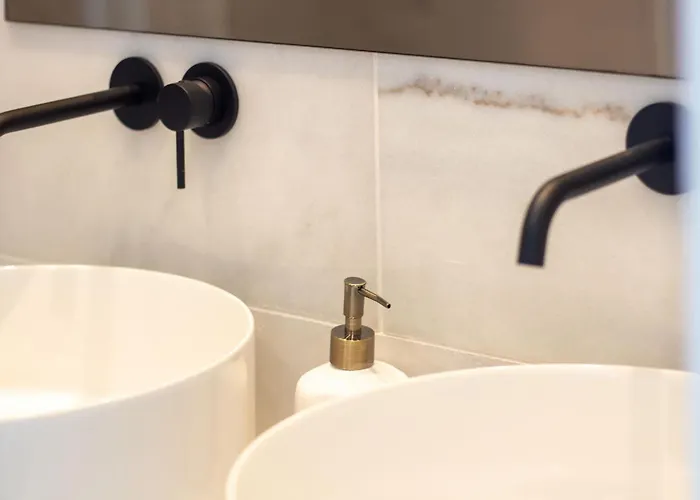 Edition 309 - Luxury Seafront 2br Apartment