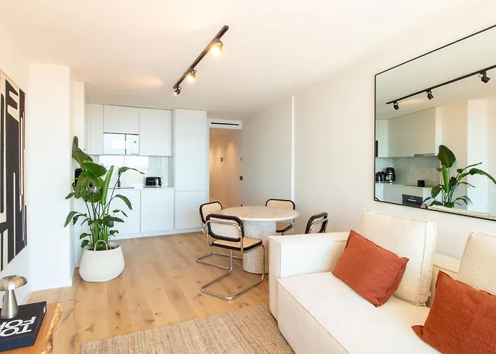 Edition 309 - Luxury Seafront 2br Apartment