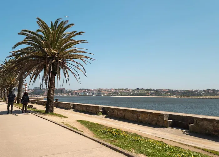 Edition 309 - Luxury Seafront 2br Apartment