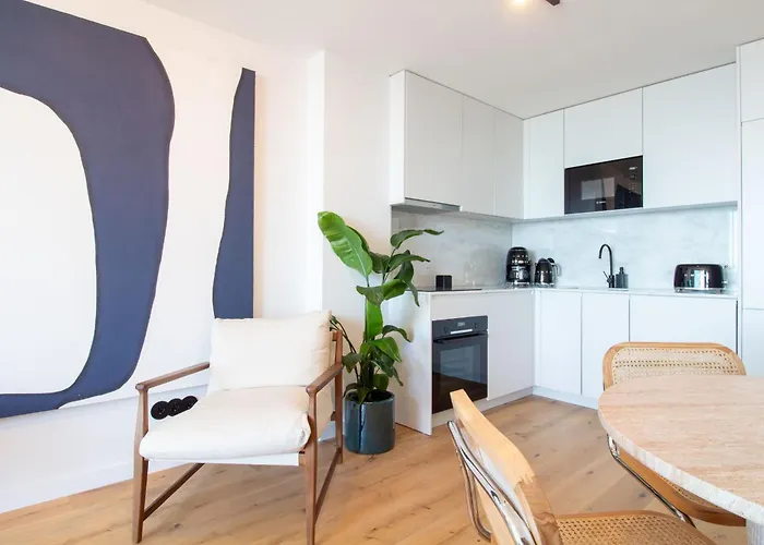 Edition 309 - Luxury Seafront 2br